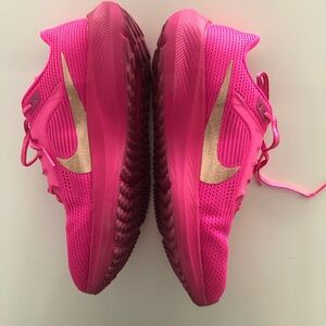 Nike Pegasus Running Shoes Sneakers  HOT PINK